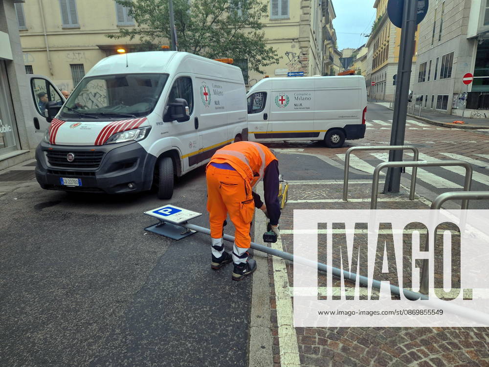 IPA89854741 - Milan, October 18, 2026 Damage caused during the protest by activists on Saturday evening at Foot Luker on Corso Vittorio Emanuele and Via Crocefisso