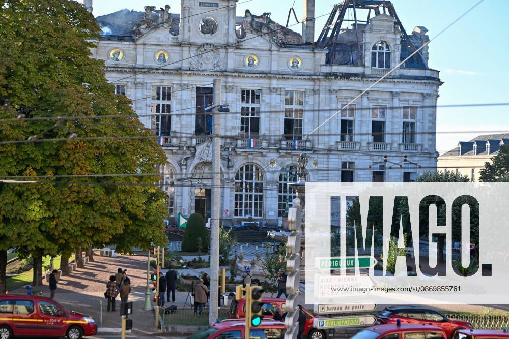 THE DAY AFTER THE OCTOBER 17 PROTESTS PHOTOPQR POPULAIRE DU CENTRE Stéphane Lefèvre October 18, 2026 FIRE AT LIMOGES CITY HALL RIOT PROTEST IN LIMOGES ON OCTOBER 18, 2026 PHOTO BY STEPHANE LEFEVRE The day of mobilization on October 17 against the high cost of living was marked by scenes of urban guerrilla warfare and looting in many cities across France