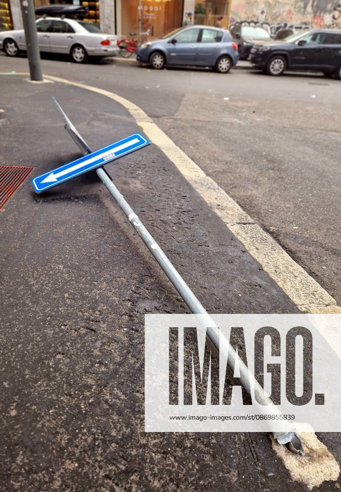 IPA89854708 - Milan, October 18, 2026 Damage caused during the protest by activists on Saturday evening at Foot Luker on Corso Vittorio Emanuele and Via Crocefisso