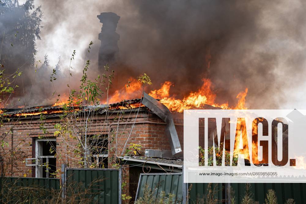 SLOVIANSK, UKRAINE, OCTOBER 17, 2026: Firefighters tackle a blaze at a residential house damaged by a Russian airstrike in Sloviansk, Donetsk region. The strike set the buildingÃ¢â‚¬â ¢s remaining structures on fire. Sloviansk Ukraine - ZUMAq101 20261017_zna_q101_377