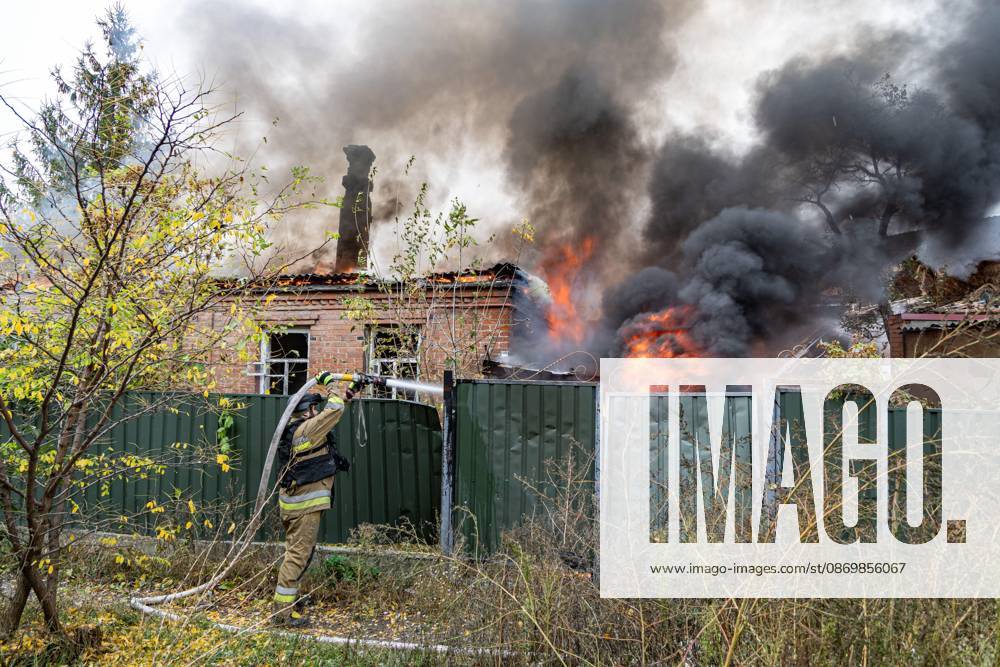 SLOVIANSK, UKRAINE, OCTOBER 17, 2026: Firefighters tackle a blaze at a residential house damaged by a Russian airstrike in Sloviansk, Donetsk region. The strike set the buildingÃ¢â‚¬â ¢s remaining structures on fire. Sloviansk Ukraine - ZUMAq101 20261017_zna_q101_379