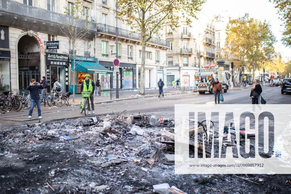 Aftermath of clashes during nationwide protests in Paris PARIS, FRANCE - OCTOBER 18: Burnt bikes are seen in the street after a day of violent clashes between police and protesters amid a nationwide mobilisation over rising living costs, fuel prices and education funding in Paris, France, on October 18, 2026. Hesham Elsherif Anadolu Paris France. Editorial use only. Please get in touch for any other usage.