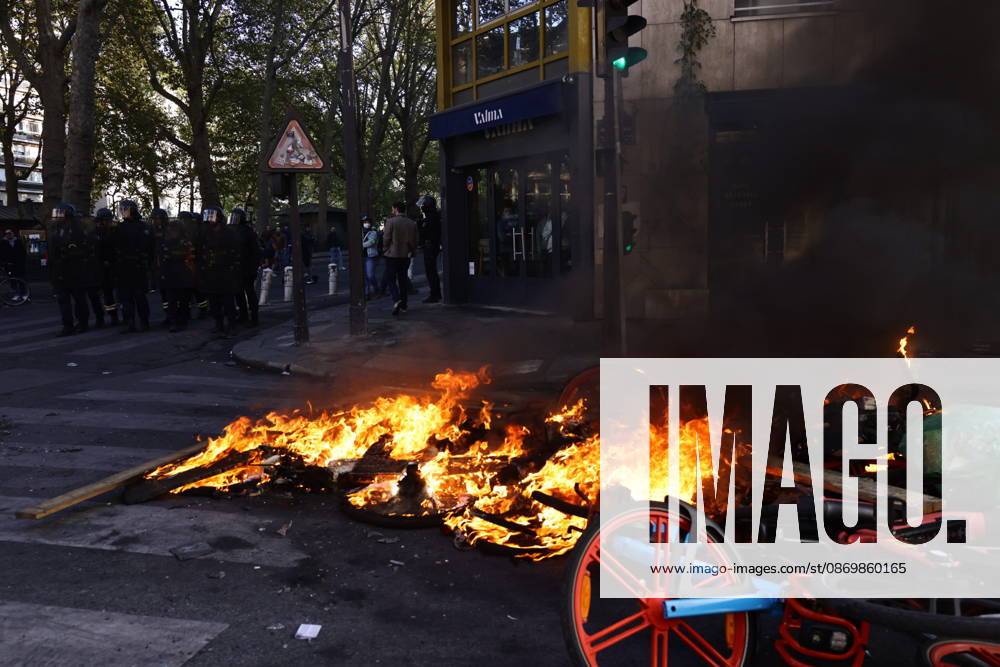 Aftermath of clashes during nationwide protests in Paris PARIS, FRANCE - OCTOBER 18: Burning bicycles and street debris are seen as streets across Paris show signs of damage following a day of violent clashes between police and protesters amid a nationwide mobilization over rising living costs, fuel prices, and education funding in Paris, France, on October 18, 2026. Ibrahim Ezzat Anadolu Paris France. Editorial use only. Please get in touch for any other usage.