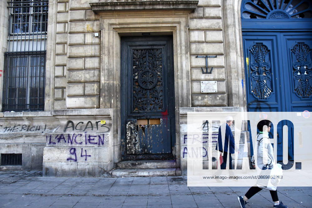 Day after the demonstrations, violence and looting occurred near the Place de la Republique - Paris The day after the demonstrations, violence and looting occurred near the Place de la Republique in Paris, France on October 18, 2026. Violent clashes between protesters and the French police during the demonstration protesting against the high cost of living. as part of a nationalwide call for mobilisation bringing together various groups expressing their anger former Yellow Vests, secondary school and university students, climate activists, even farmers. After weeks of student protests, France faces broader, nationwide demonstrations. Photo by Alain Apaydin ABACAPRESS Paris France