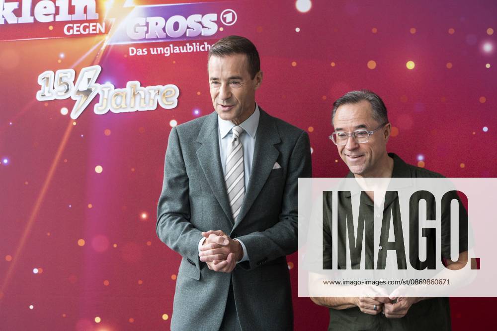 ABB KLEINGROSS Kai Pflaume with Jan Josef Liefers at the photo call for the ARD TV show *Klein gegen Groß: The Incredible Duel*—the 15th-anniversary special—at Studio H in Berlin’s Adlershof on October 18, 2026, Berlin Germany