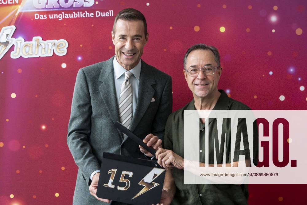 ABB KLEINGROSS Kai Pflaume with Jan Josef Liefers at the photo call for the ARD TV show *Klein gegen Groß: The Incredible Duel*—the 15th-anniversary special—at Studio H in Berlin’s Adlershof on October 18, 2026, Berlin Germany
