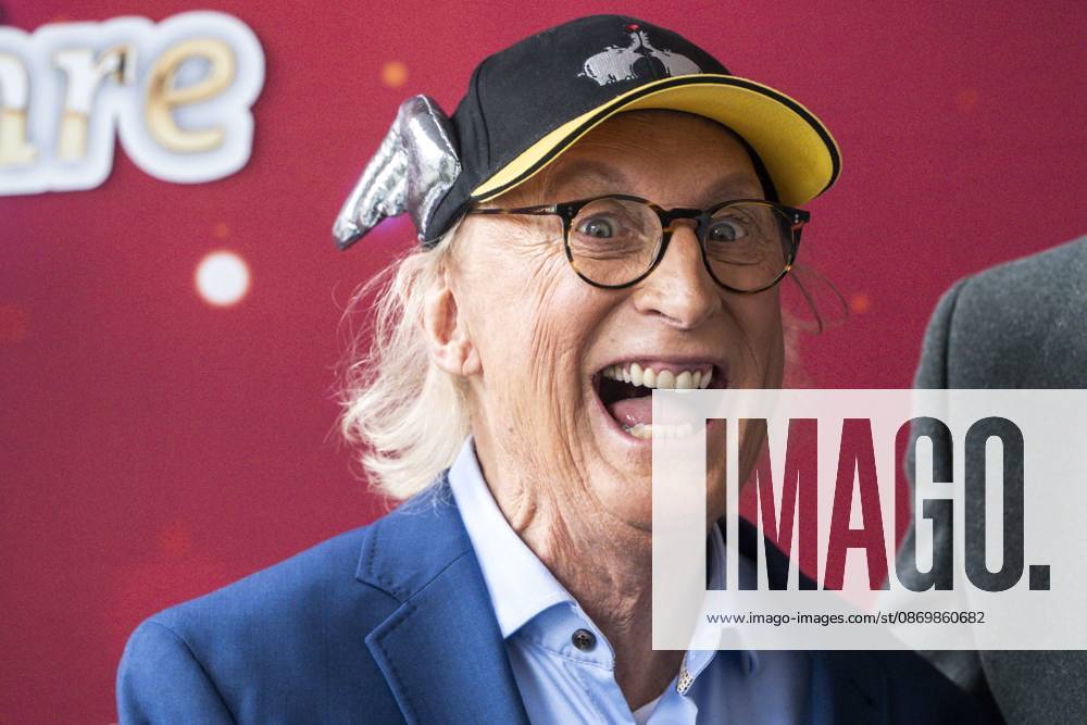 ABB KLEINGROSS Otto Waalkes at a photo call for the ARD TV show *Klein gegen Groß: The Incredible Duel*—the 15th-anniversary special—at Studio H in Berlin Adlershof on October 18, 2026, Berlin, Germany