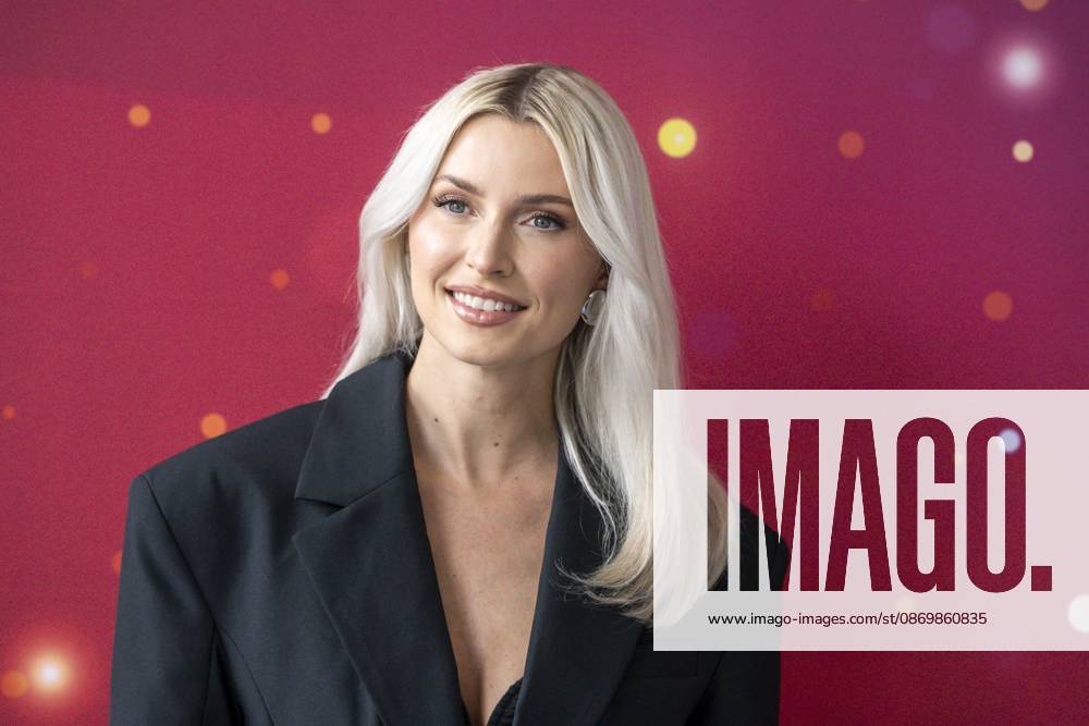 ABB KLEINGROSS Lena Gercke at the photo call for the ARD TV show *Klein gegen Groß: The Incredible Duel*—the 15th-anniversary special—at Studio H in Berlin Adlershof on October 18, 2026, Berlin, Germany