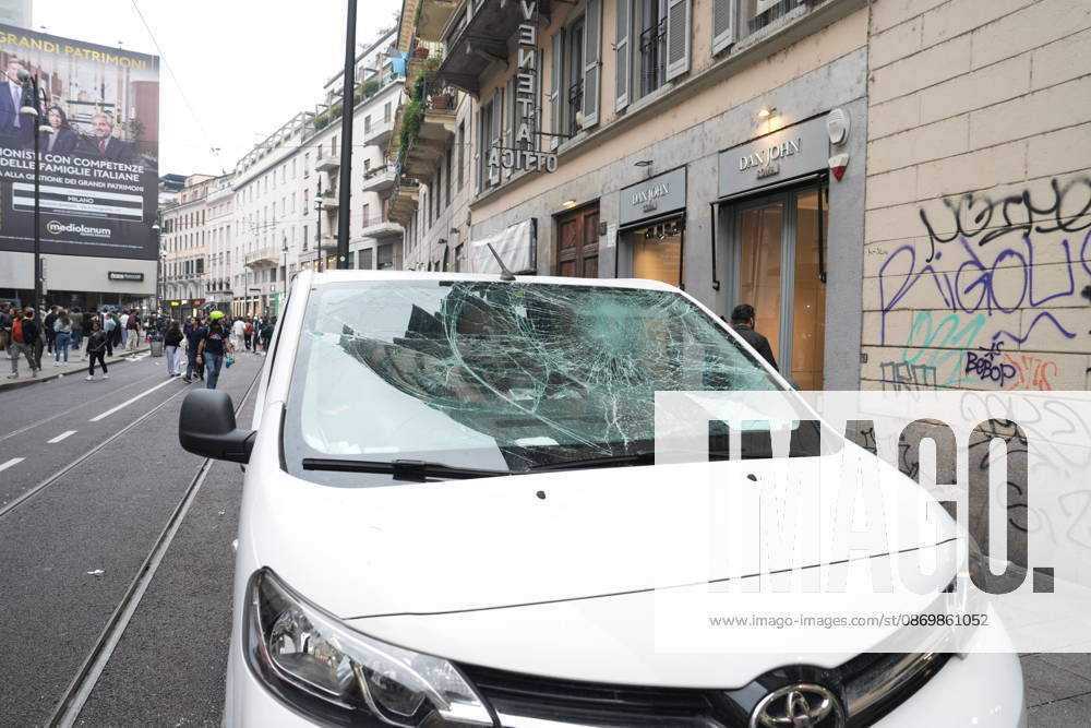 IPA89862820 - Milan: Clashes and looting by hooded youths continued in the city center the day after the demonstration on Saturday, the 17th; many hooded individuals were detained and taken to police headquarters.