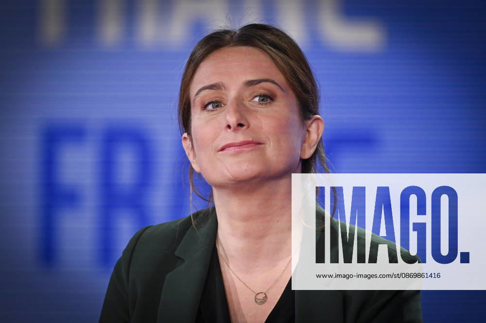 Marine Tondelier on Franc Jeu - Paris Leader of the Ecologists and French candidate for presidency Marine Tondelier poses for pictures for Franc Jeu on France 2 channel in Paris, France on October 18, 2026. Photo by Stephane Le Tellec ABACAPRESS.COM Paris France