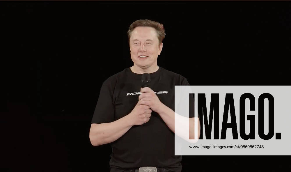Elon Musk Unveils a Flying Car, the Tesla Roadster On Thursday, October 15, from McGregor, Texas, multibillionaire Elon Musk unveiled a car capable of flying. In footage provided by Tesla, the Roadster model can be seen rolling down a launch ramp, performing a loop, flipping over in midair, activating its thrusters, and landing gently in a cloud of smoke, to the cheers of the crowd. Well, It worked, Elon Musk reassured everyone after the demonstration. The car is equipped with enough suction under the vehicle to keep it upside down, even when stationary, and cold-gas thrusters that stabilize the vehicle in flight. Yes, the car can fly, Tesla boasts on its website, noting that it is not approved for use on public roads. The car can b