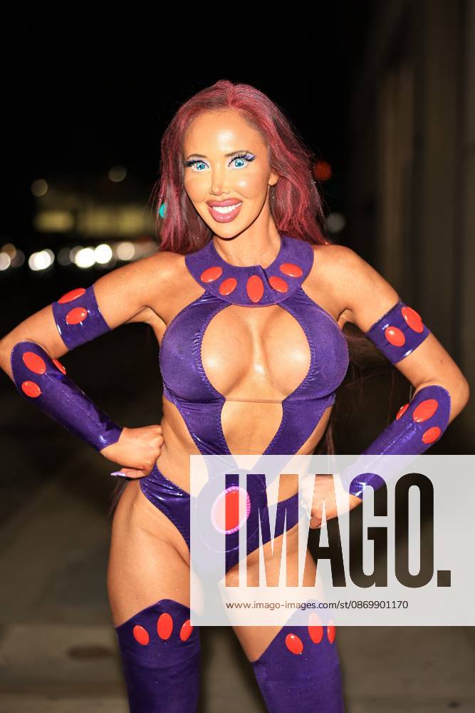 America model Elizabeth Marie Chevalier arrives to Unici Casa lace Halloween American model Elizabeth Marie Chevalier arrives to costume party as a Japanese anime character to Unici Casa lace halloween event at the Sunset Room in Hollywood C.A. 17 Oct 2026 Pictured: American model Elizabeth Marie Chevalier.