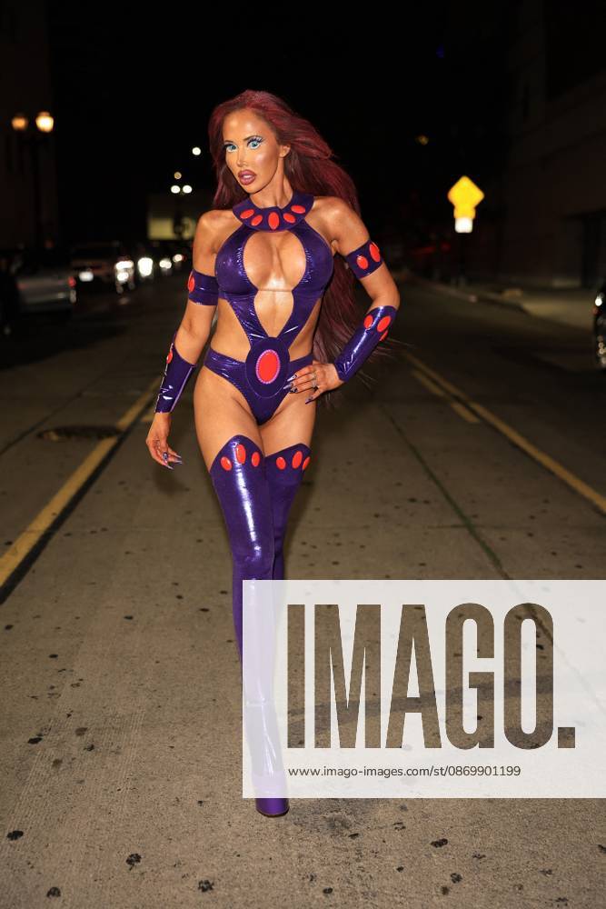 America model Elizabeth Marie Chevalier arrives to Unici Casa lace Halloween American model Elizabeth Marie Chevalier arrives to costume party as a Japanese anime character to Unici Casa lace halloween event at the Sunset Room in Hollywood C.A. 17 Oct 2026 Pictured: American model Elizabeth Marie Chevalier.