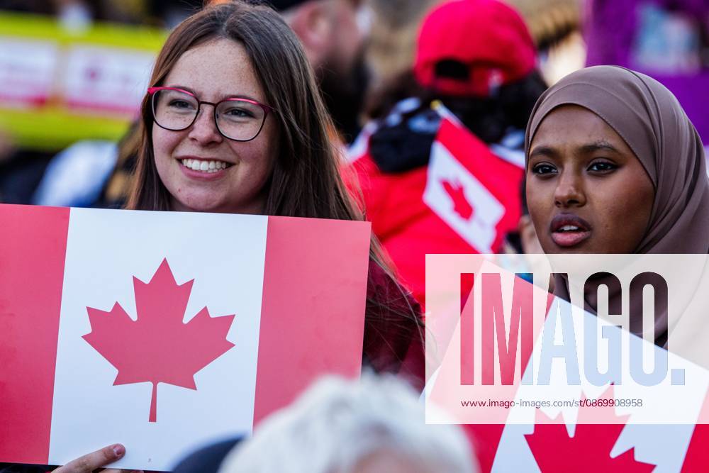 All Ages and backgrounds show their support of the Alberta Federation of Labour s Canada Unity Rally, ahead of the Alberta Referendum..With less than 24 hours until Referendum voting starts, the Alberta Federation of Labour and Fight Back supporters rallied at the Alberta Legislature grounds to support a Unified Alberta in Canada and oppose the prospect of separation from Canada. The group is opposed to the 9 other questions on the Alberta referendum ballots. Edmonton Canada - ZUMAs197 20261018_aaa_s197_656