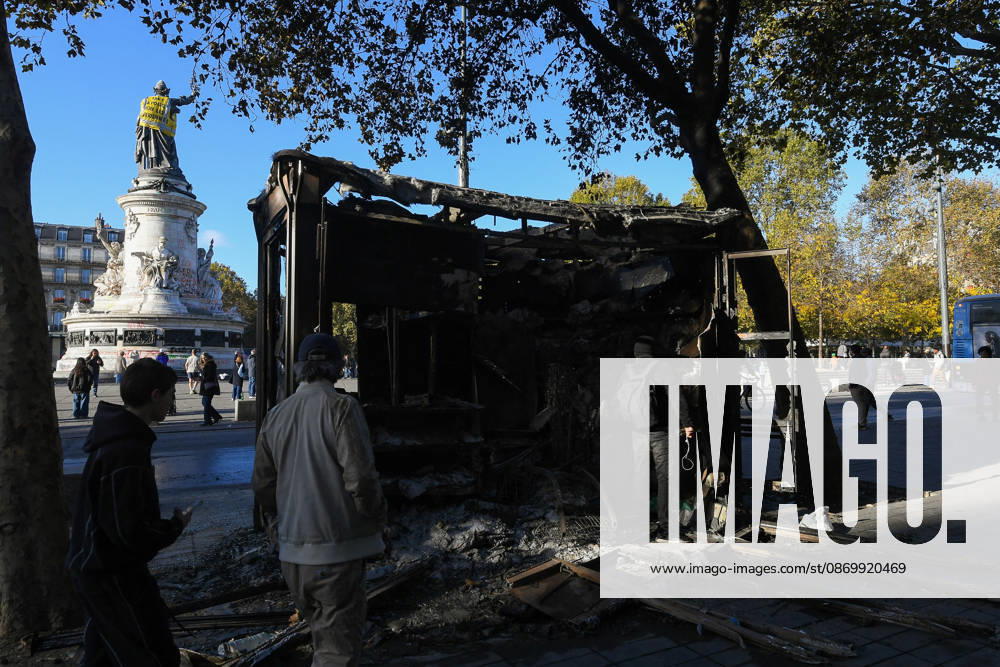 The Day After Nationwide Call For Mobilisation In France - PAris Violent clashes between protesters and French police are seen during a nationwide demonstration against the high cost of living in Republique, Paris, France, on October 18, 2026. Photo by Lionel Urman ABACAPRESS.COM Paris France