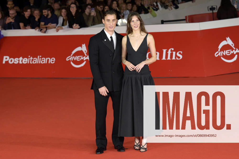 Edoardo Bove with his partner Martina Durham at the premiere of the documentary *In un battito* at the 21st Rome International Film Festival (Festa del Cinema di Roma) 2026 at the Auditorium Parco della Musica in Rome, October 18, 2026 Foto:xA.xM.xTinghinox xFuturexImagex battito_6024