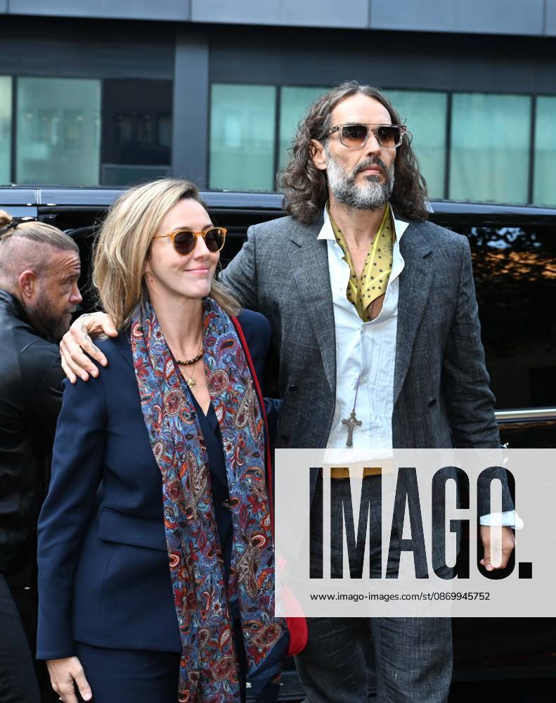 British comedian Russell Brand appears in court in London LONDON, UNITED KINGDOM - OCTOBER 19: British comedian and actor Russell Brand (R) arrives at Southwark Crown Court with his wife Laura Brand (L), in connection with rape and sexual assault charges in London, United Kingdom, on October 19, 2026. Rasid Necati Aslim Anadolu London United Kingdom. Editorial use only. Please get in touch for any other usage.