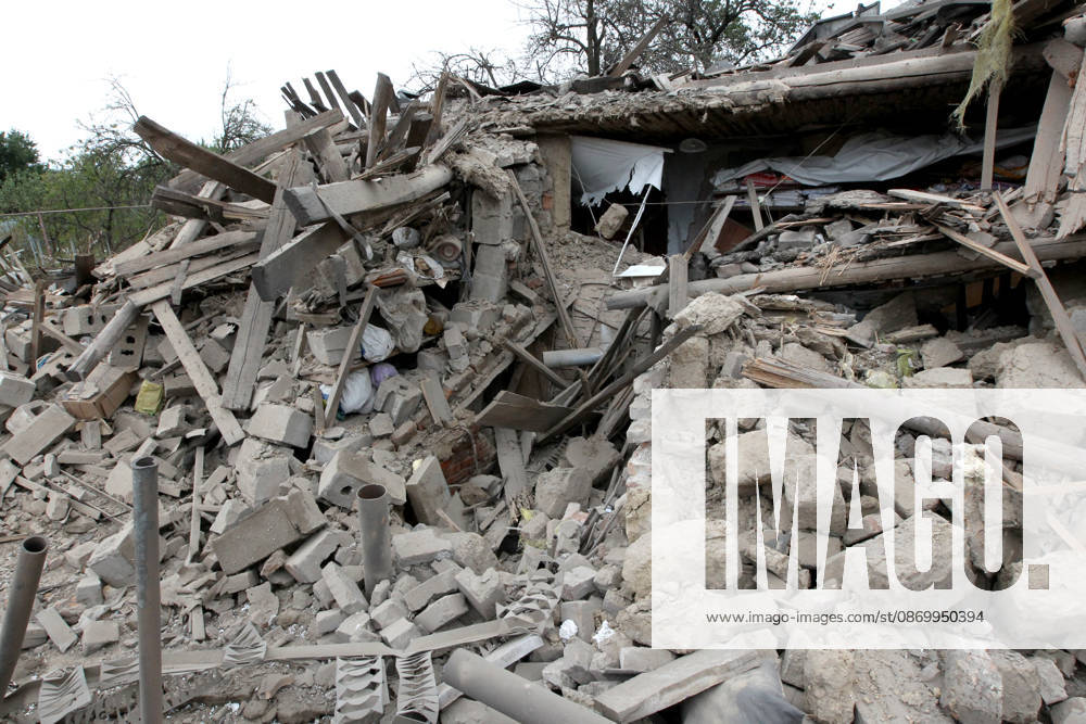 The premises of a house are reduced to rubble by a Russian bombardment in Dnipro, Ukraine, October 19, 2026. On Monday morning, Russian forces launched guided aerial bombs at the eastern city, damaging private homes and infrastructure. An 84-year-old woman was hospitalised in moderate condition. (Photo by Mykola Miakshykov Ukrinform) Russian troops hit Dnipro with guided bombs
