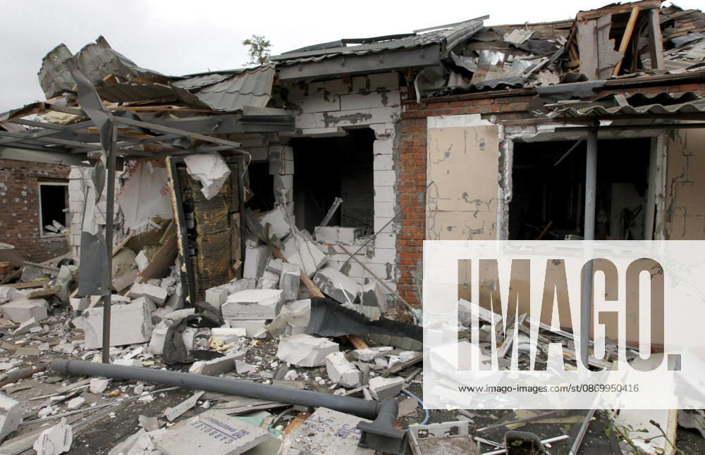 The premises of a house are reduced to rubble by a Russian bombardment in Dnipro, Ukraine, October 19, 2026. On Monday morning, Russian forces launched guided aerial bombs at the eastern city, damaging private homes and infrastructure. An 84-year-old woman was hospitalised in moderate condition. (Photo by Mykola Miakshykov Ukrinform) Russian troops hit Dnipro with guided bombs