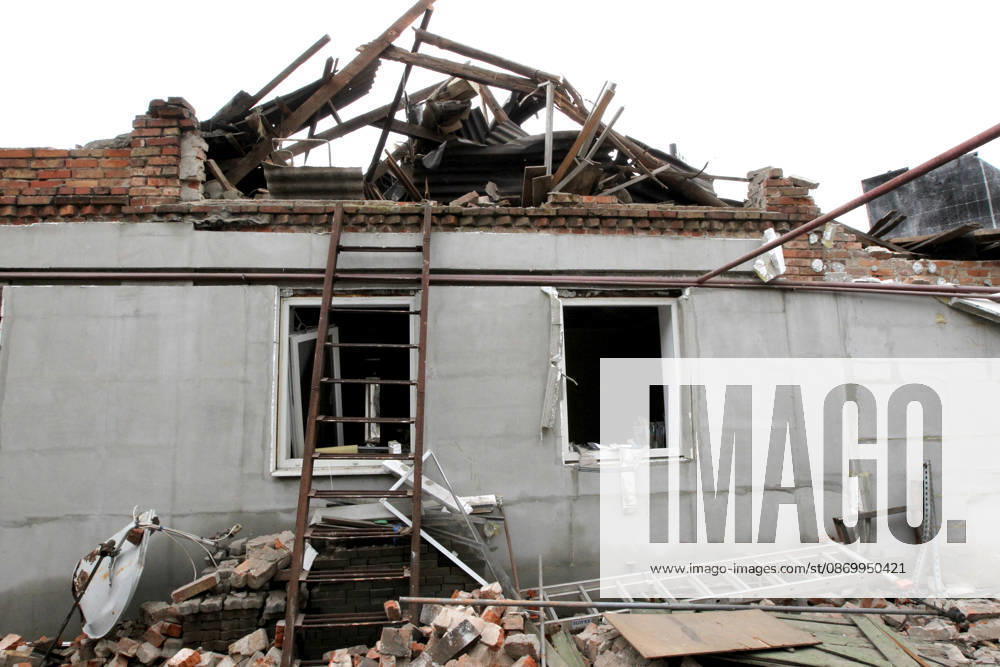 The premises of a house are reduced to rubble by a Russian bombardment in Dnipro, Ukraine, October 19, 2026. On Monday morning, Russian forces launched guided aerial bombs at the eastern city, damaging private homes and infrastructure. An 84-year-old woman was hospitalised in moderate condition. (Photo by Mykola Miakshykov Ukrinform) Russian troops hit Dnipro with guided bombs
