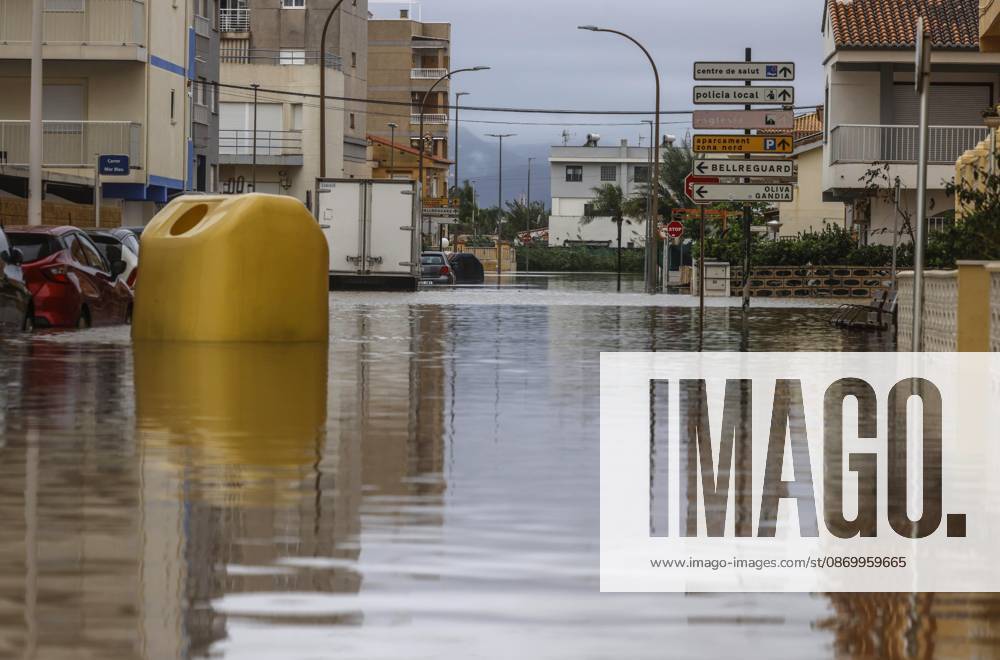 The Valencian Regional Government is preparing a lockdown order for the southern coast of Valencia and the northern coast of Alicante due to the rains. A flooded area, as of October 19, 2026, in Guardamar de la Safor, Valencia, Valencian Community, Spain. The Valencian Regional Government is preparing a lockdown order for the southern coast of Valencia and the northern coast of Alicante in response to the emergency declared due to the rains brought by Storm Adam, as announced by the Regional Minister of Emergencies and the Interior early this morning, October 19, from the Emergency Coordination Center (CCE) OCTOBER 19, 2026 Valencia, Valencian Community Valencia, Valencian Community, Spain