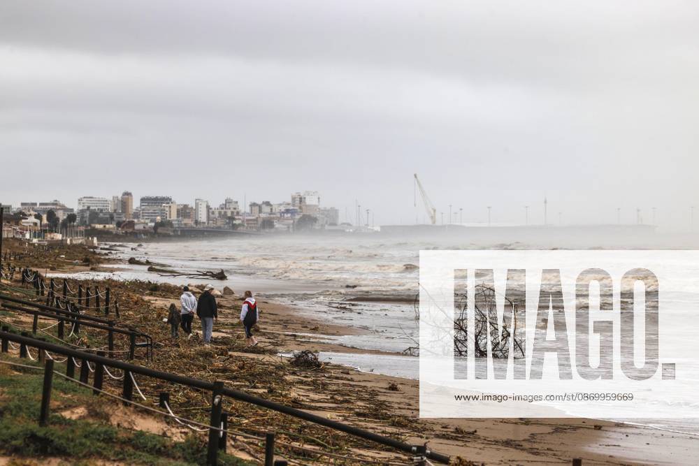 The Valencian Regional Government is preparing a lockdown order for the southern coast of Valencia and the northern coast of Alicante due to the rains. The beach is littered with branches and other debris washed up by the rain, on October 19, 2026, in Guardamar de la Safor, Valencia, Valencian Community, Spain. The Valencian Regional Government is preparing a lockdown order for the southern coast of Valencia and the northern coast of Alicante in response to the emergency declared due to the rains brought by Storm Adam, as announced by the Regional Minister of Emergencies and the Interior early this morning, October 19, from the Emergency Coordination Center (CCE) OCTOBER 19, 2026 Valencia, Valencian Community Valencia, Valencian Community,