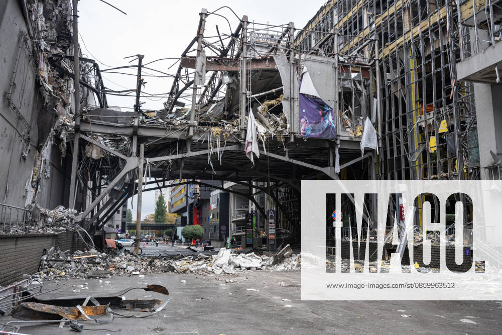 Aftermath of Russian attack on Kiev KYIV, UKRAINE - OCTOBER 19: Aftermath of the Russian attack on a shoping mall in Kyiv, Ukraine on October 19, 2026. Danylo Antoniuk Anadolu Kyiv Ukraine. Editorial use only. Please get in touch for any other usage.
