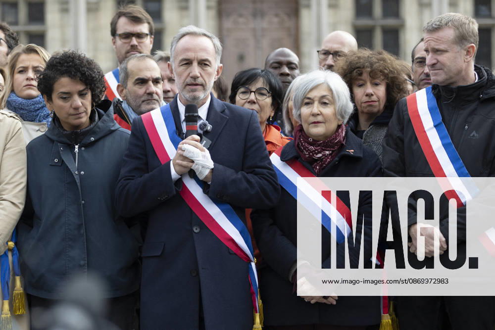 Paris Mayor Emmanuel Gregoire Attends Rally Against Violence - Paris Paris Mayor Emmanuel Gregoire during a gathering against violence and in support of the Republic, called by the Association of French Mayors (AMF), in front of Paris City Hall, following clashes that erupted during a national day of demonstrations against the cost of living and rising fuel prices, in Paris, France, October 19, 2026.Photos by Jérémy Paoloni ABACAPRESS.COM Paris Ile-de-France France