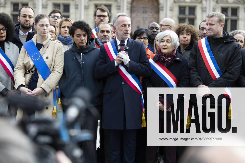 Paris Mayor Emmanuel Gregoire Attends Rally Against Violence - Paris Paris Mayor Emmanuel Gregoire during a gathering against violence and in support of the Republic, called by the Association of French Mayors (AMF), in front of Paris City Hall, following clashes that erupted during a national day of demonstrations against the cost of living and rising fuel prices, in Paris, France, October 19, 2026.Photos by Jérémy Paoloni ABACAPRESS.COM Paris Ile-de-France France