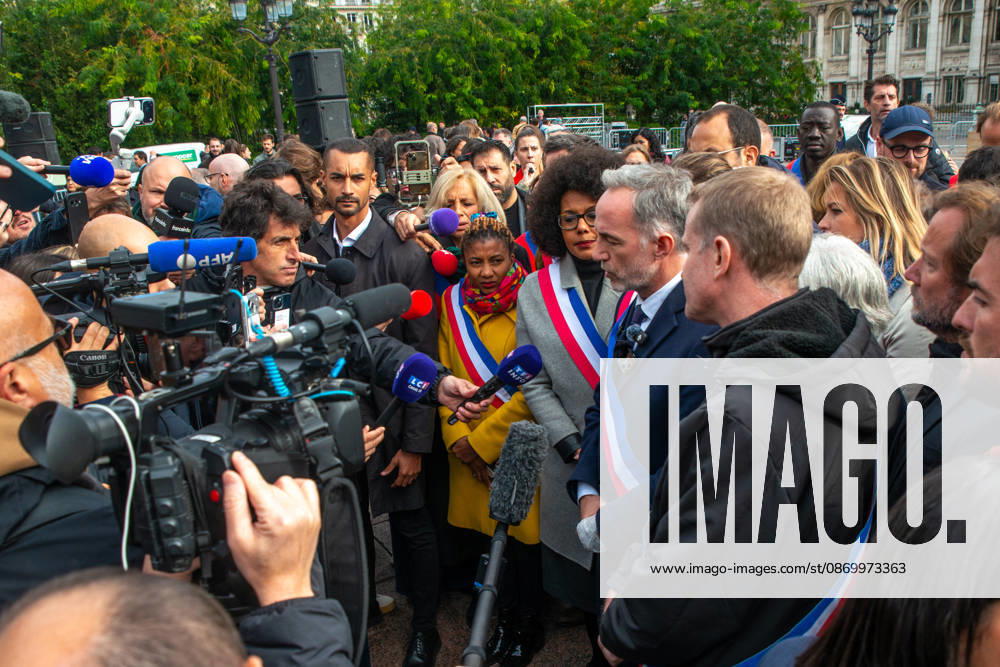 Paris Mayor Emmanuel Gregoire Attends Rally Against Violence - Paris The Association of Mayors of France (AMF) organizes rallies in front of city halls across France on October 19, 2025, to condemn violence targeting certain town halls. The nationwide gatherings follow calls for demonstrations to address security concerns at municipal buildings. Photo by Denis Prezat ABACAPRESS.COM Paris Ile-de-France France