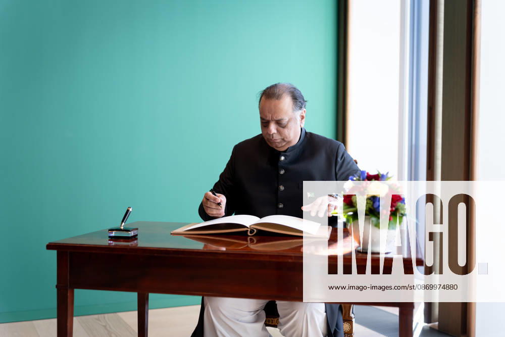 Federal President Frank-Walter Steinmeier, Accreditation of Ambassadors in Berlin, Official Residence at Spreebogen, Federal President Frank-Walter Steinmeier, Accreditation of Ambassadors, Bundeswehr, Ambassador, Pakistan, Salman Sharif, Berlin, Berlin, GER