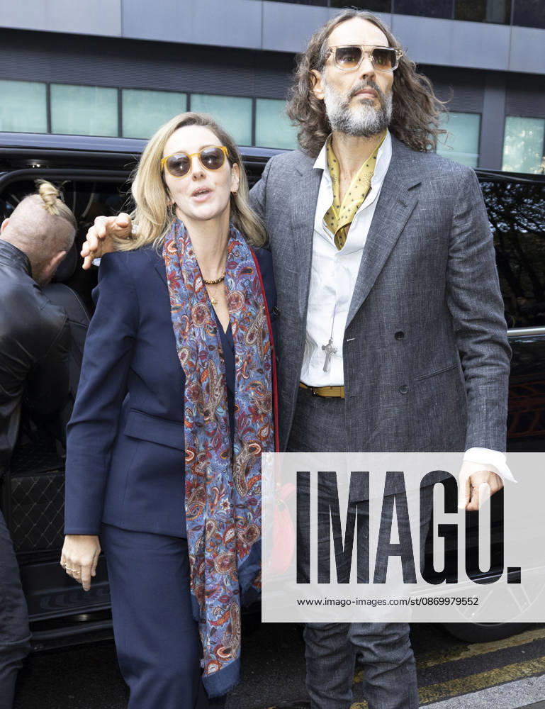 Russell Brand 19.10.2026. Russell Brand and wife Laura arriving at Southwark crown court today
