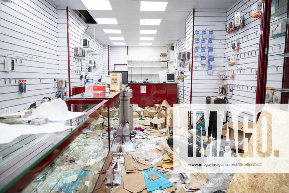 Shops Looted After the October 17th Demonstration - Paris AJ This photo shows the Lyca Mobile at the Boulevard de Magenta store after it has been looted, ransacked, and vandalized on October 19, 2026 two days after riots and looting occurred (pillage) on the sidelines of nationwide cost-of-living demonstrations. Photo by Alexis Jumeau ABACAPRESS.COM Paris France