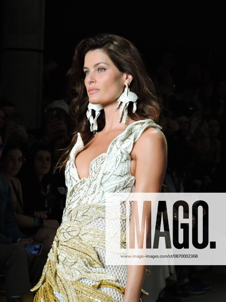 Ammi fashion show at SPFW Sao Paulo (SP), 10 18 2026 - Fashion SPFW Runway - The brand Ammi presents the Forma Viva collection on the last day of Sao Paulo Fashion Week. The brand featured model Isabeli Fontana, whose husband, singer Di Ferrero, was in the audience.(Foto: Leandro Chemalle Thenews2 imago images) ammi fashion show at SPFW