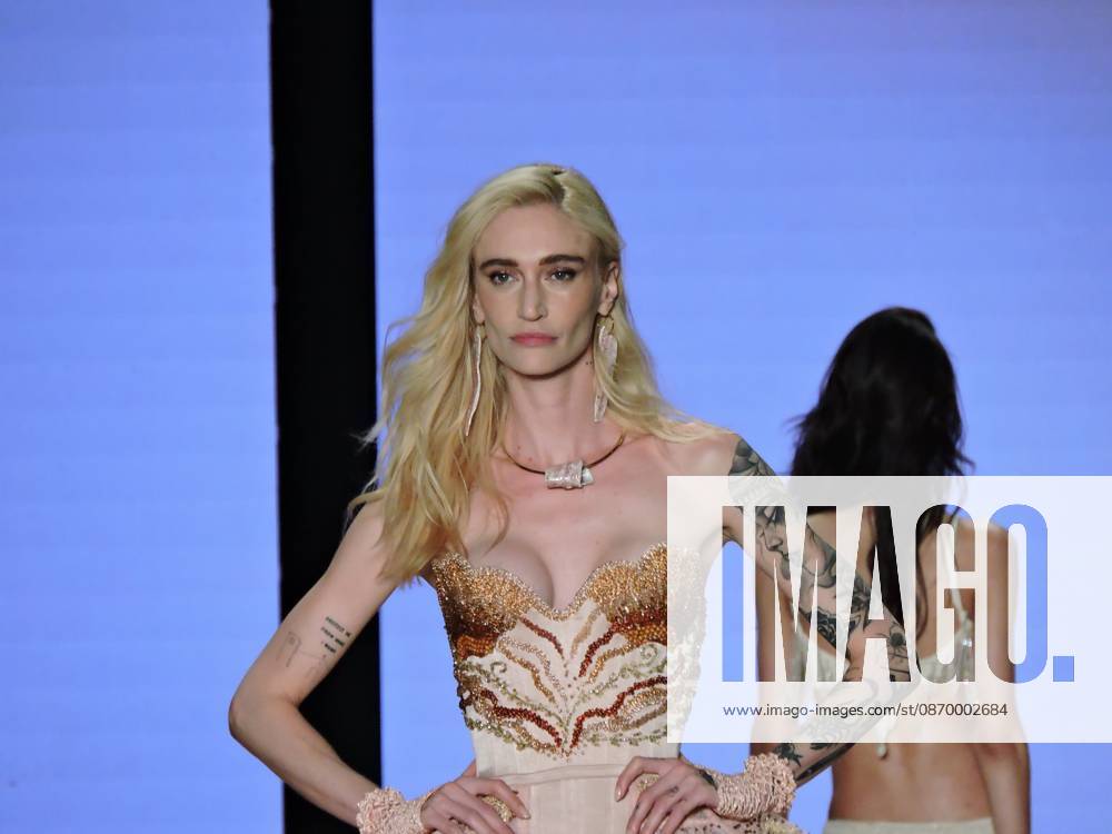 Ammi fashion show at SPFW Sao Paulo (SP), 10 18 2026 - Fashion SPFW Runway - The brand Ammi presents the Forma Viva collection on the last day of Sao Paulo Fashion Week. The brand featured model Isabeli Fontana, whose husband, singer Di Ferrero, was in the audience.(Foto: Leandro Chemalle Thenews2 imago images) ammi fashion show at SPFW