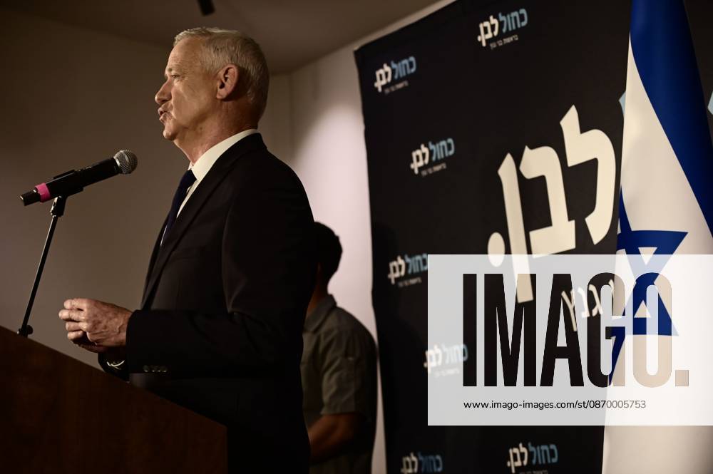 Benny Gantz, chairman of Israel s Blue and White party, holds a press conference in Ramat Gan, Israel, October 19, 2026, during which he announces his withdrawal from the upcoming elections. Ramat-Gan Israel - ZUMAq101 20261019_zna_q101_055