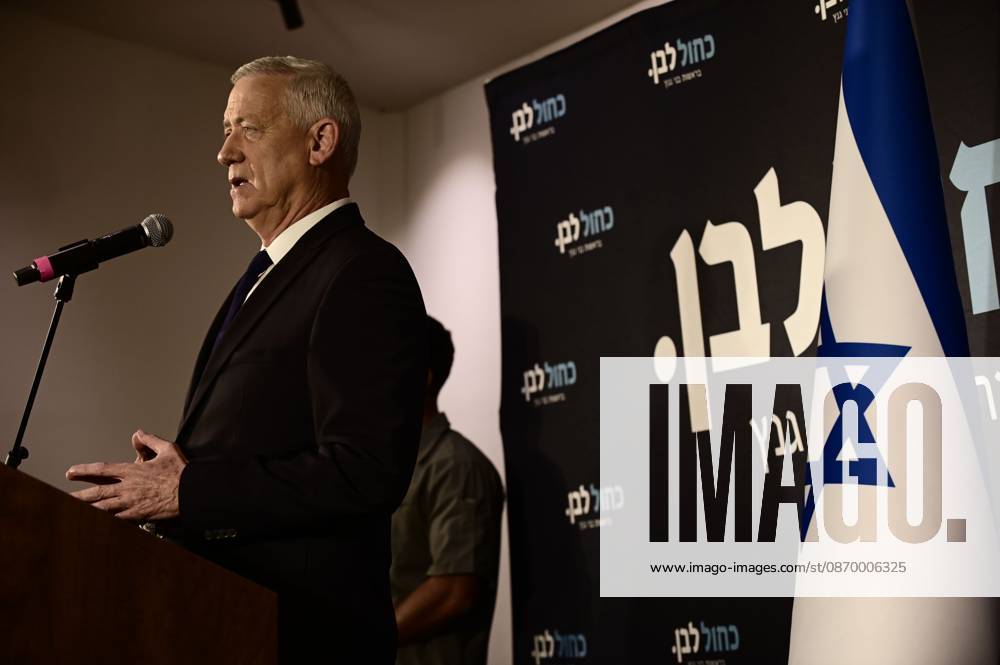 Benny Gantz, chairman of Israel s Blue and White party, holds a press conference in Ramat Gan, Israel, October 19, 2026, during which he announces his withdrawal from the upcoming elections. Ramat-Gan Israel - ZUMAq101 20261019_zna_q101_088