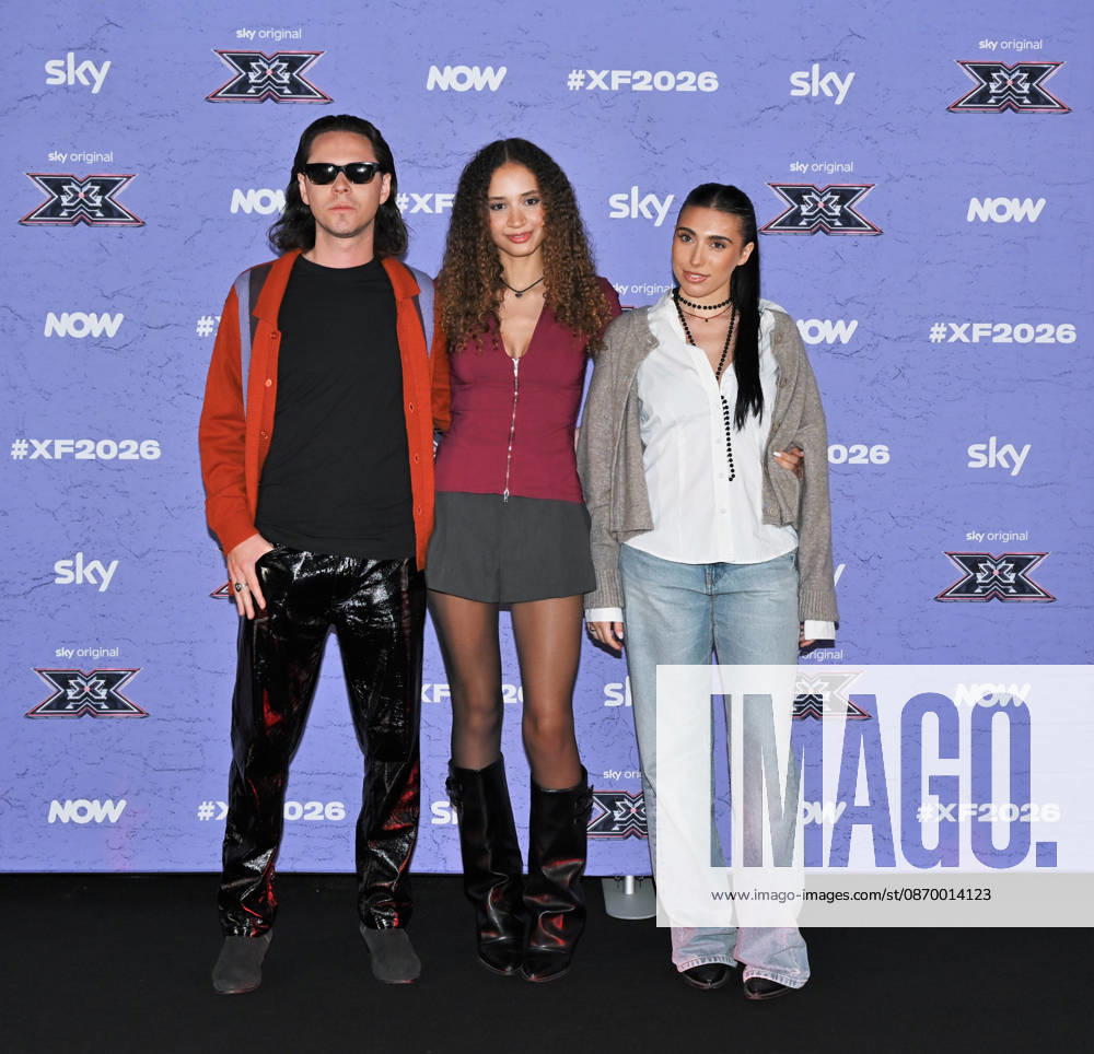 IPA89927833 - Milan, Italy: X Factor 2026 photocall featuring the 12 official contestants JAKE LA FURIA S TEAM In the photo: Alex Fontana, ALÌA, Veronica