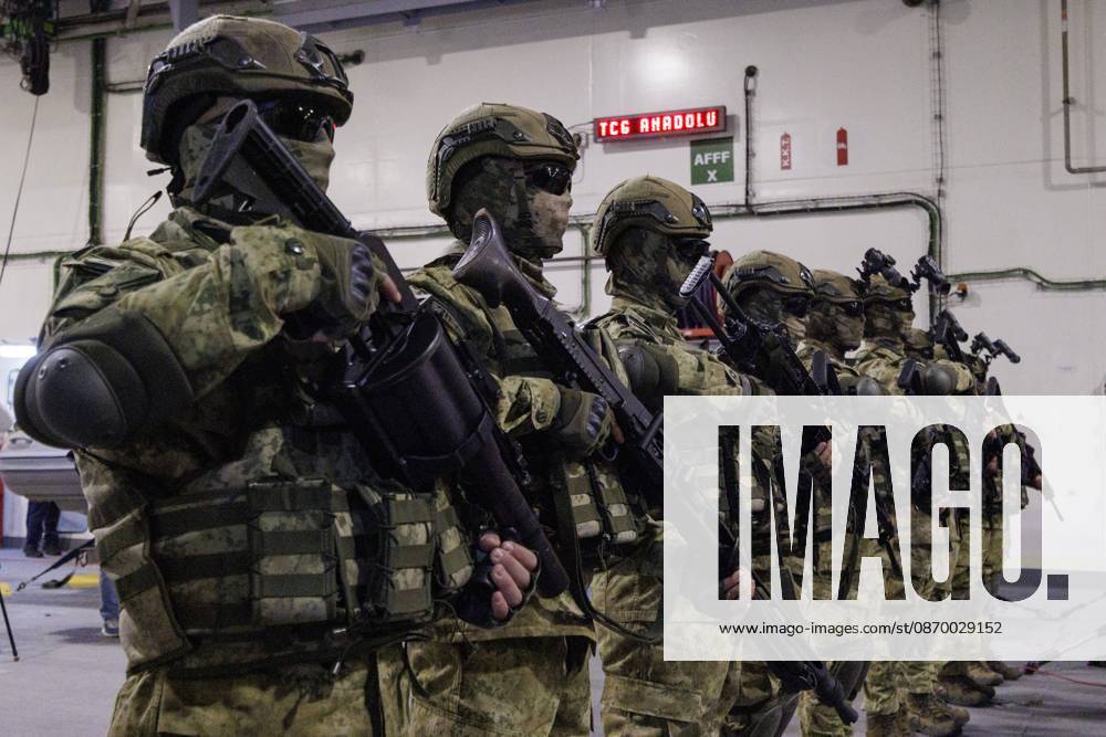 Orikun, The Netherlands, 2026-10-19 11:24:55 ORIKUN, 19-10-2026, The Turkish Navy s amphibious assault and drone ship TCG Anadolu (L400) is participating in NATO Exercise Neptune Strike 26-4. This exercise runs from 16 October to 5 November. During this exercise, NATO organized a demonstration for Distinguished Visitors and the media to showcase the Anadolu s spearhead operations in the form of a simulated amphibious strike on Pasha Beach. Photo: NLBeeld Robert Meerding Credit: NL Beeld Robert Meerding Inc