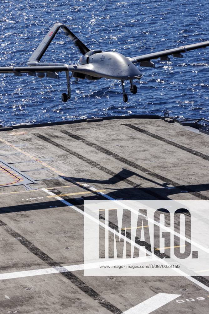 Orikun, The Netherlands, 2026-10-19 13:04:42 ORIKUN, 19-10-2026, The Turkish Navy s amphibious assault and drone ship TCG Anadolu (L400) is participating in NATO Exercise Neptune Strike 26-4. This exercise runs from 16 October to 5 November. During this exercise, NATO organized a demonstration for Distinguished Visitors and the media to showcase the Anadolu s spearhead operations in the form of a simulated amphibious strike on Pasha Beach. Photo: NLBeeld Robert Meerding Credit: NL Beeld Robert Meerding Inc