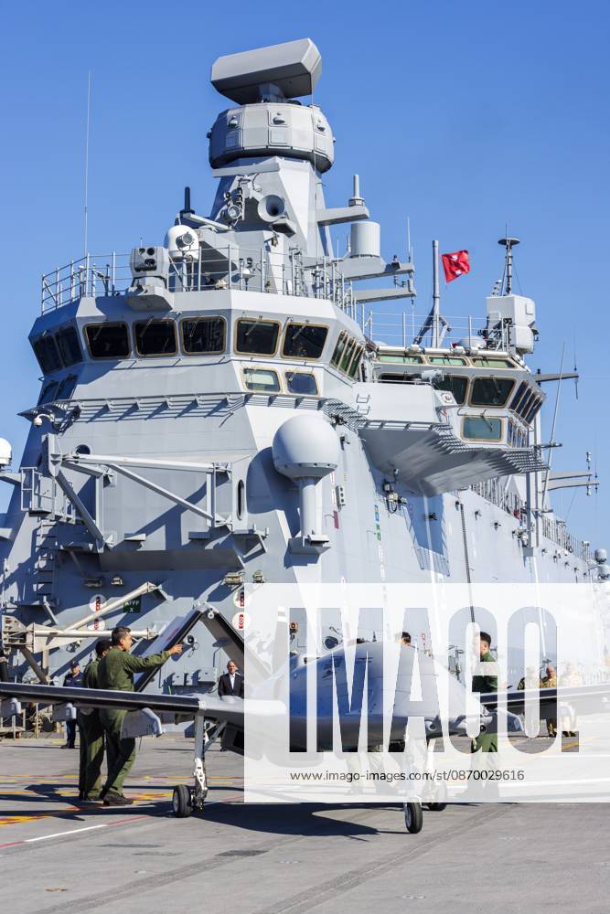 Orikun, The Netherlands, 2026-10-19 13:17:56 ORIKUN, 19-10-2026, The Turkish Navy s amphibious assault and drone ship TCG Anadolu (L400) is participating in NATO Exercise Neptune Strike 26-4. This exercise runs from 16 October to 5 November. During this exercise, NATO organized a demonstration for Distinguished Visitors and the media to showcase the Anadolu s spearhead operations in the form of a simulated amphibious strike on Pasha Beach. Photo: NLBeeld Robert Meerding Credit: NL Beeld Robert Meerding Inc