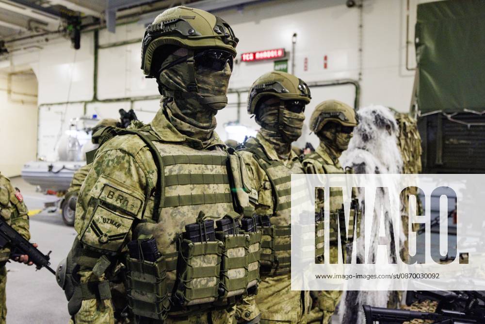 Orikun, The Netherlands, 2026-10-19 11:31:09 ORIKUN, 19-10-2026, The Turkish Navy s amphibious assault and drone ship TCG Anadolu (L400) is participating in NATO Exercise Neptune Strike 26-4. This exercise runs from 16 October to 5 November. During this exercise, NATO organized a demonstration for Distinguished Visitors and the media to showcase the Anadolu s spearhead operations in the form of a simulated amphibious strike on Pasha Beach. Photo: NLBeeld Robert Meerding Credit: NL Beeld Robert Meerding Inc