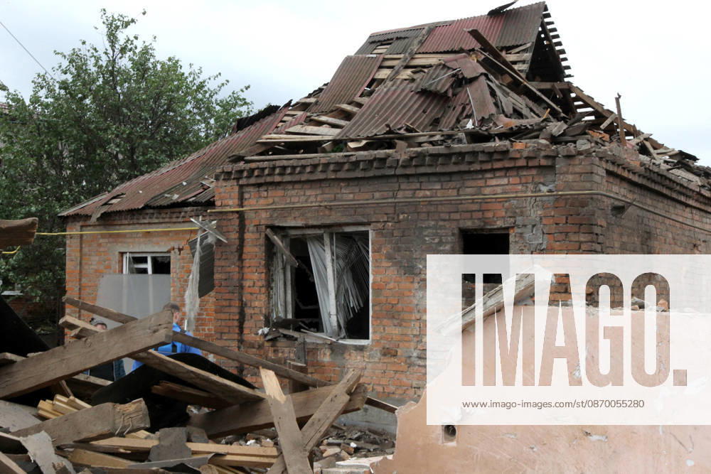 Russian troops hit Dnipro with guided bombs The premises of a house are reduced to rubble by a Russian bombardment in Dnipro, Ukraine, on October 19, 2026. On Monday morning, Russian forces launched guided aerial bombs at the eastern city, damaging private homes and infrastructure. An 84-year-old woman was hospitalised in moderate condition. Dnipro Ukraine