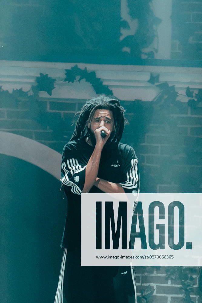 J. Cole performs at The O2 arena in London, 19 October 2026 J. Cole performs at The O2 arena in London, England, on 19 October 2026, during the first London show of his Fall Off Tour., Credit:Paul Bogle Avalon London, UK