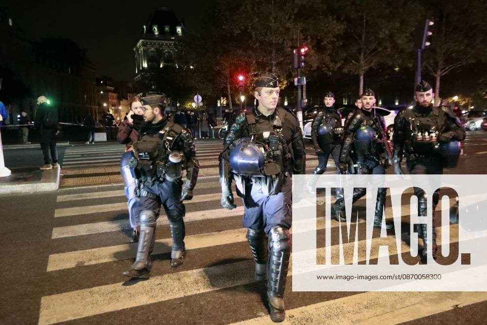 Protests in France Police keep guard in the Place de la Republique in Paris on Oct. 19, 2026, as overnight curfew issued in the square following rioting in France. A14AA0005631288P