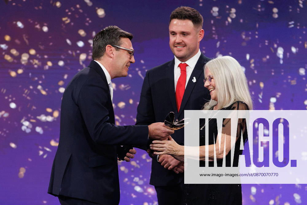 Prime Minister Andy Burnham attends Pride of Britain Awards 19 10 2026. London, United Kingdom. Prime Minister Andy Burnham presents a Pride Of Britain award to Luke Ambler and Elaine Roberts during the Pride of Britain Awards at the Grosvenor Hotel London., Credit:Ben Perry B66 Avalon United Kingdom, Greater London, London, Grosvenor Hotel London
