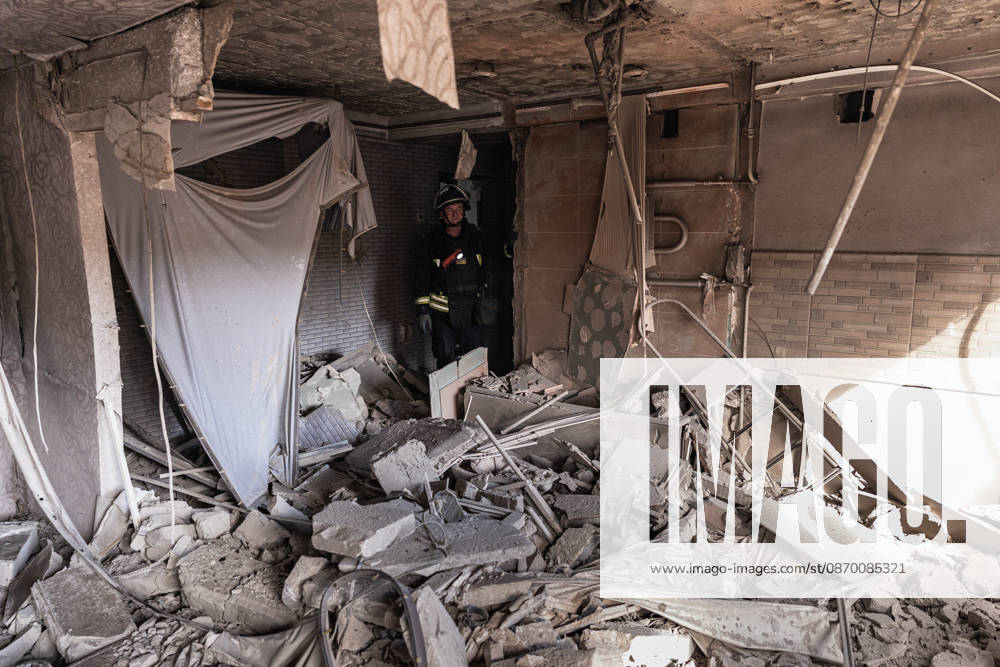 Russian airstrike hits residential building in Kramatorsk KRAMATORSK, UKRAINE - OCTOBER 20: A firefighter looks at a destroyed flat following a Russian air strike on a residential block in Kramatorsk, Ukraine, on October 20, 2026. Diego Herrera Carcedo Anadolu Kramatorsk Ukraine. Editorial use only. Please get in touch for any other usage.