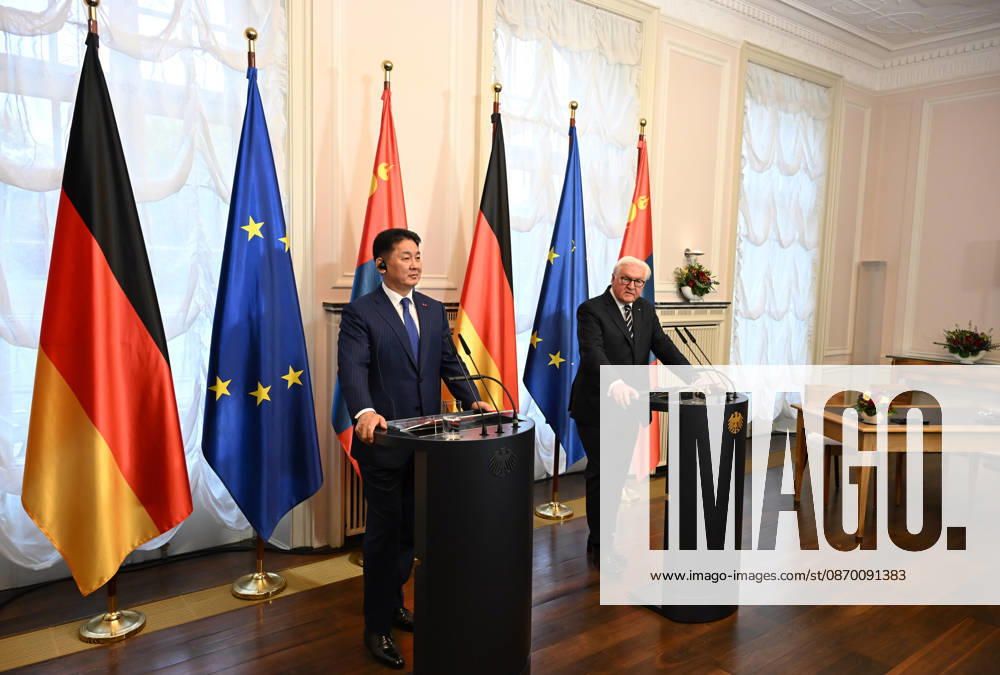 German President Steinmeier meets Mongolian President Khurelsukh in Berlin BERLIN, GERMANY - OCTOBER 20: German President Frank-Walter Steinmeier (R) and Mongolian President Ukhnaagiin Khurelsukh (L) hold a joint press conference following their meeting at Villa Borsig in Berlin, Germany, on October 20, 2026. The talks focus on bilateral relations between the two countries, which established a strategic partnership in 2024. Volodymyr Sindieiev Anadolu Berlin Germany. Editorial use only. Please get in touch for any other usage.