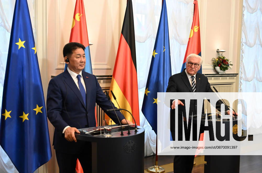German President Steinmeier meets Mongolian President Khurelsukh in Berlin BERLIN, GERMANY - OCTOBER 20: German President Frank-Walter Steinmeier (R) and Mongolian President Ukhnaagiin Khurelsukh (L) hold a joint press conference following their meeting at Villa Borsig in Berlin, Germany, on October 20, 2026. The talks focus on bilateral relations between the two countries, which established a strategic partnership in 2024. Volodymyr Sindieiev Anadolu Berlin Germany. Editorial use only. Please get in touch for any other usage.