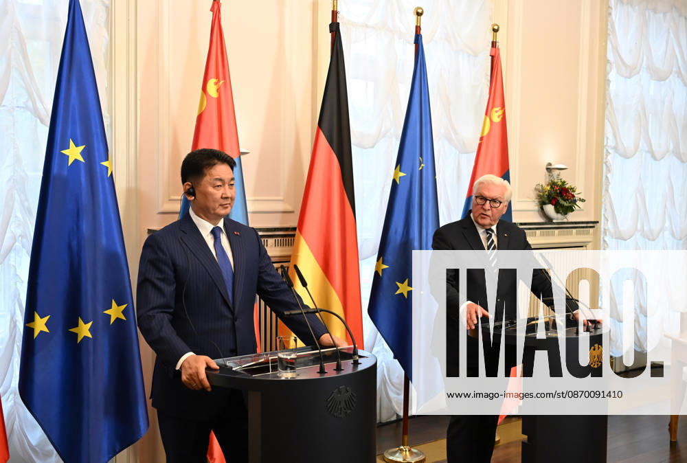German President Steinmeier meets Mongolian President Khurelsukh in Berlin BERLIN, GERMANY - OCTOBER 20: German President Frank-Walter Steinmeier (R) and Mongolian President Ukhnaagiin Khurelsukh (L) hold a joint press conference following their meeting at Villa Borsig in Berlin, Germany, on October 20, 2026. The talks focus on bilateral relations between the two countries, which established a strategic partnership in 2024. Volodymyr Sindieiev Anadolu Berlin Germany. Editorial use only. Please get in touch for any other usage.